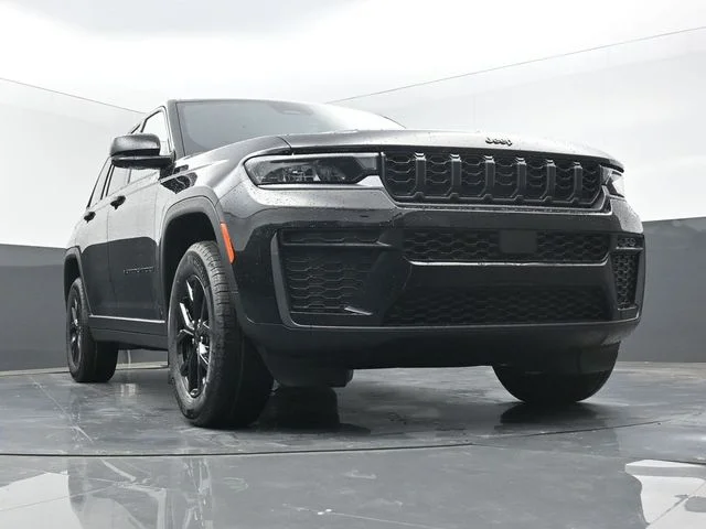 New 2026 Diamond Black Crystal Pearl-Coat Exterior Paint Jeep Altitude image 44