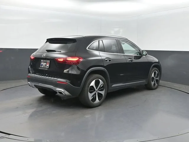 Used 2025 Black Mercedes-Benz GLA 250 image 27