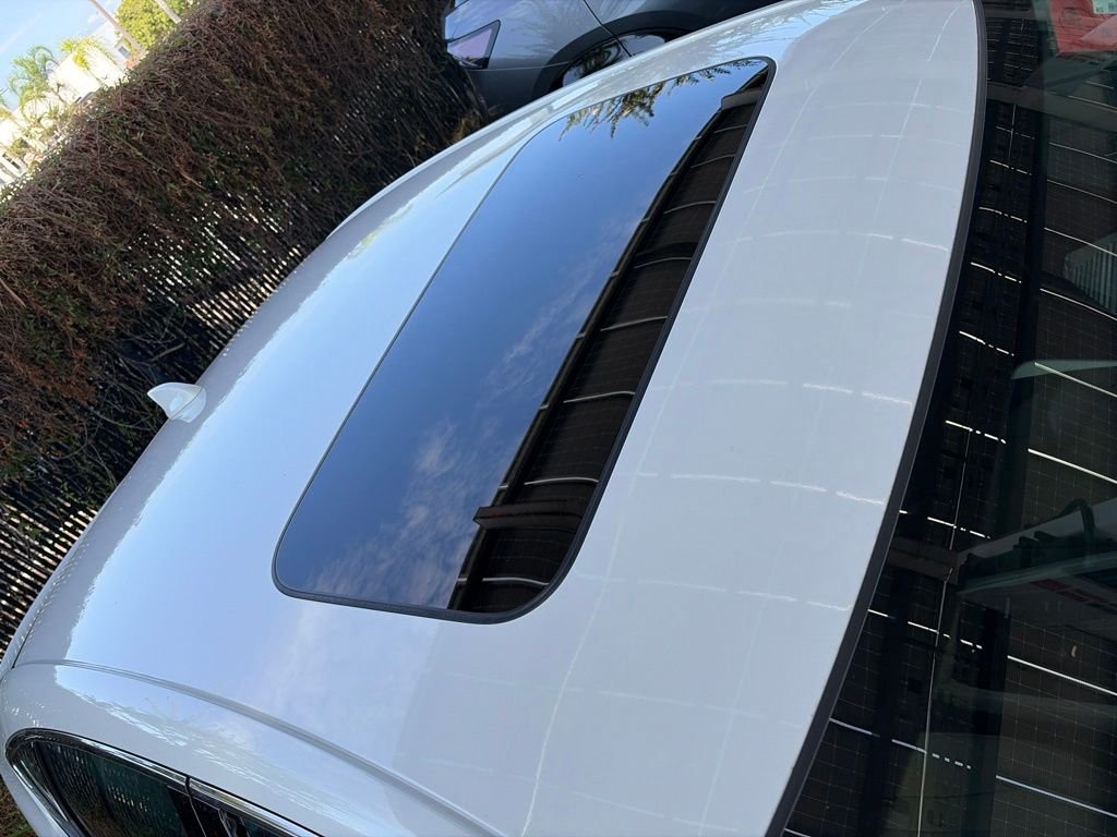 Used 2023 White Honda EX image 33