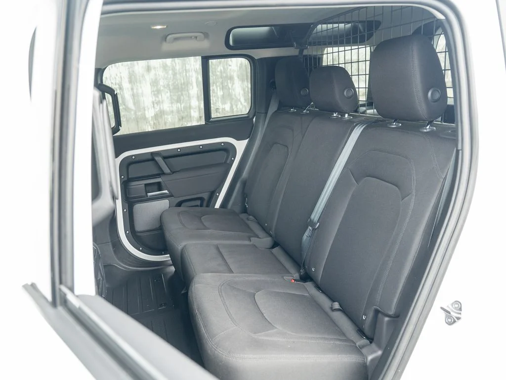 Used 2023 White Land Rover Standard image 35
