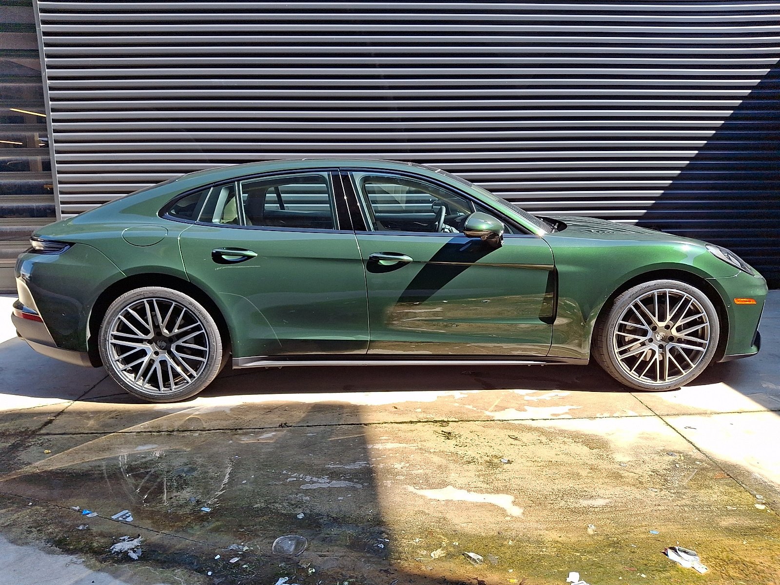 New 2026 Oak Green Metallic Neo Porsche 4 image 8