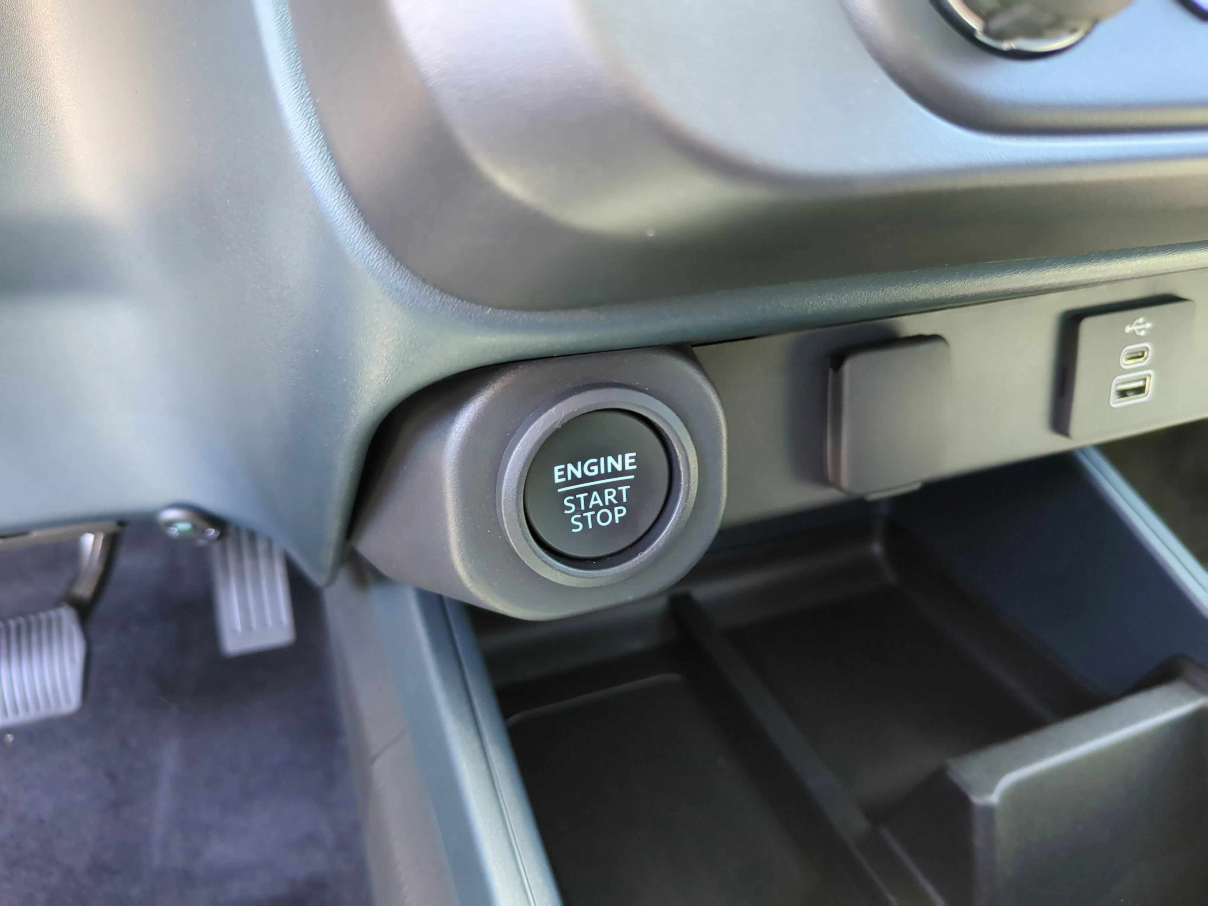 New 2025 Azure Gray Metallic Tri-Coat Ford XLT image 20
