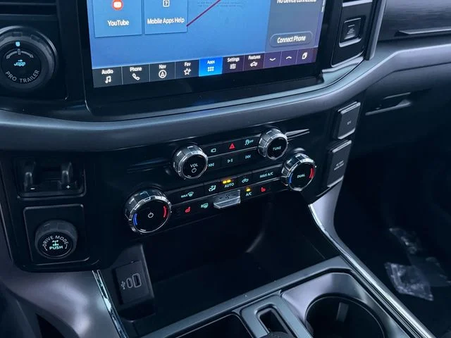 New 2026 Oxford White Ford XLT image 13