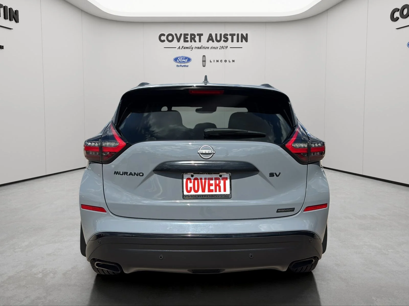 Used 2023 Gray Nissan SV image 4