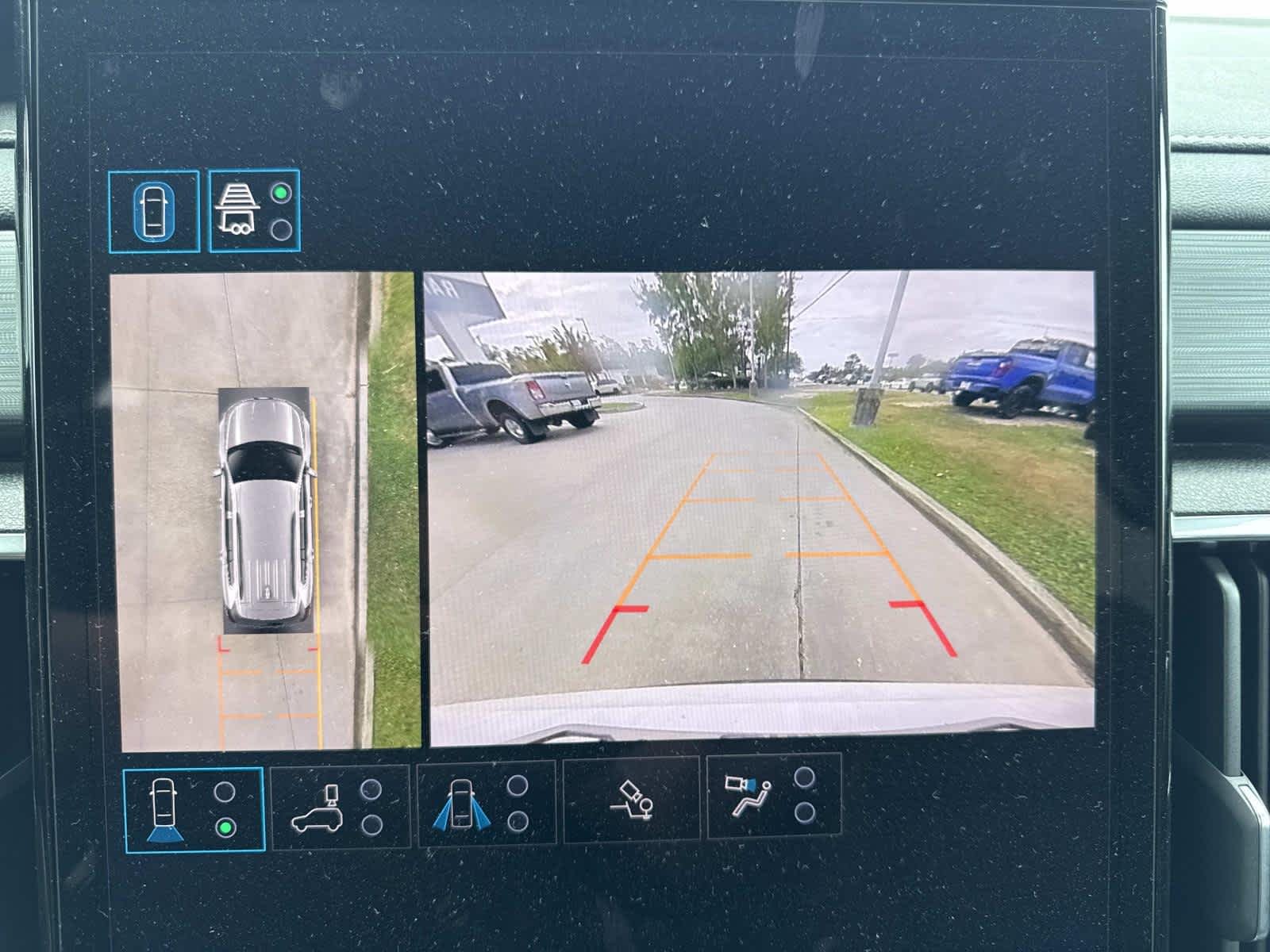New 2027 Summit White GMC Elevation image 18