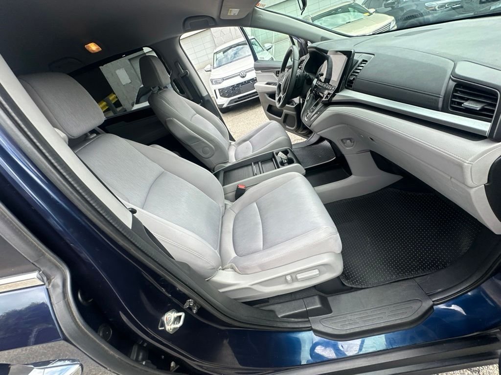 Used 2018  Honda EX image 35