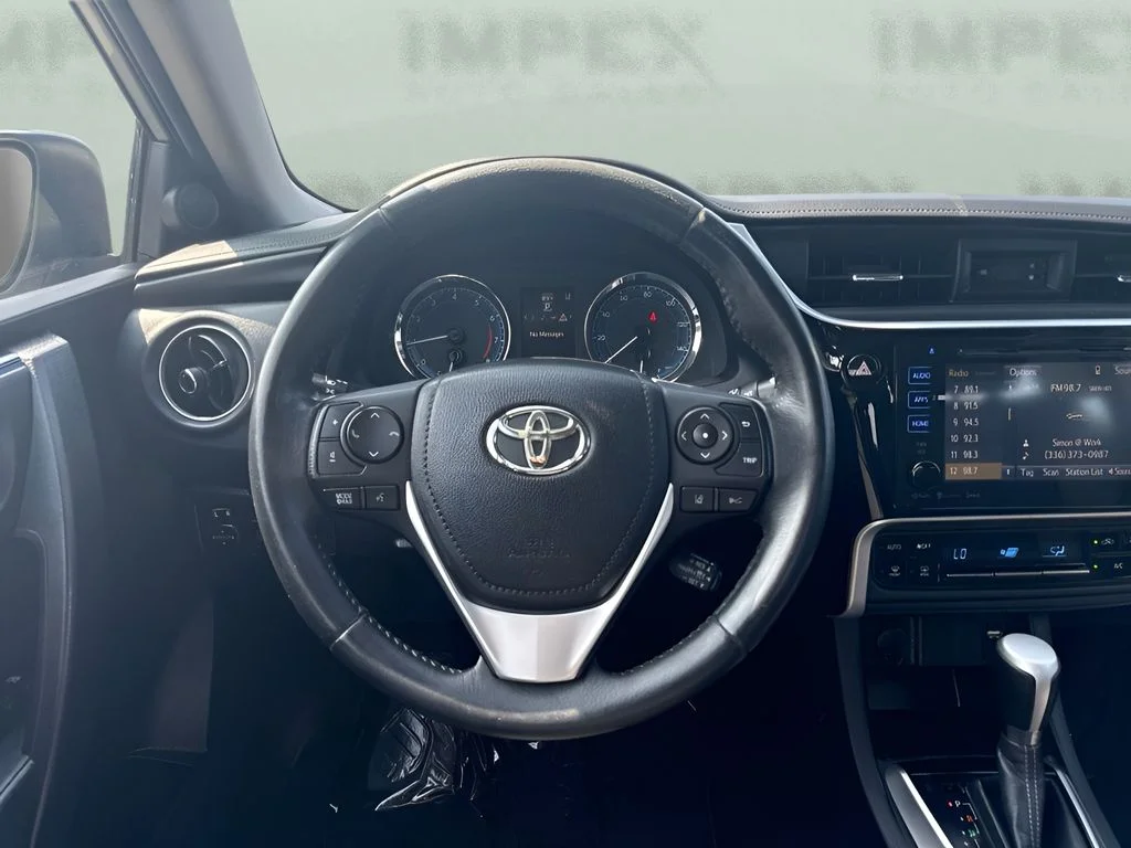 Used 2017 Silver Toyota SE image 9