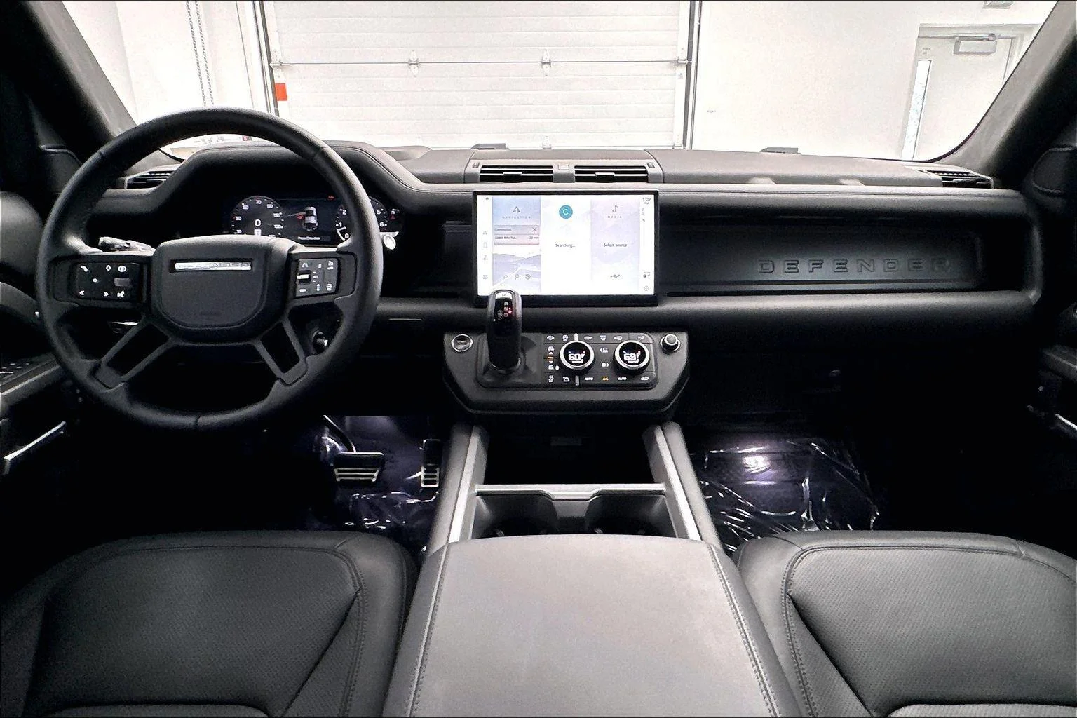 Used 2025 Santorini Black Metallic Land Rover V8 image 6