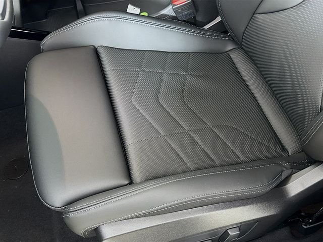 Used 2026 Beige BMW xDrive28i image 19
