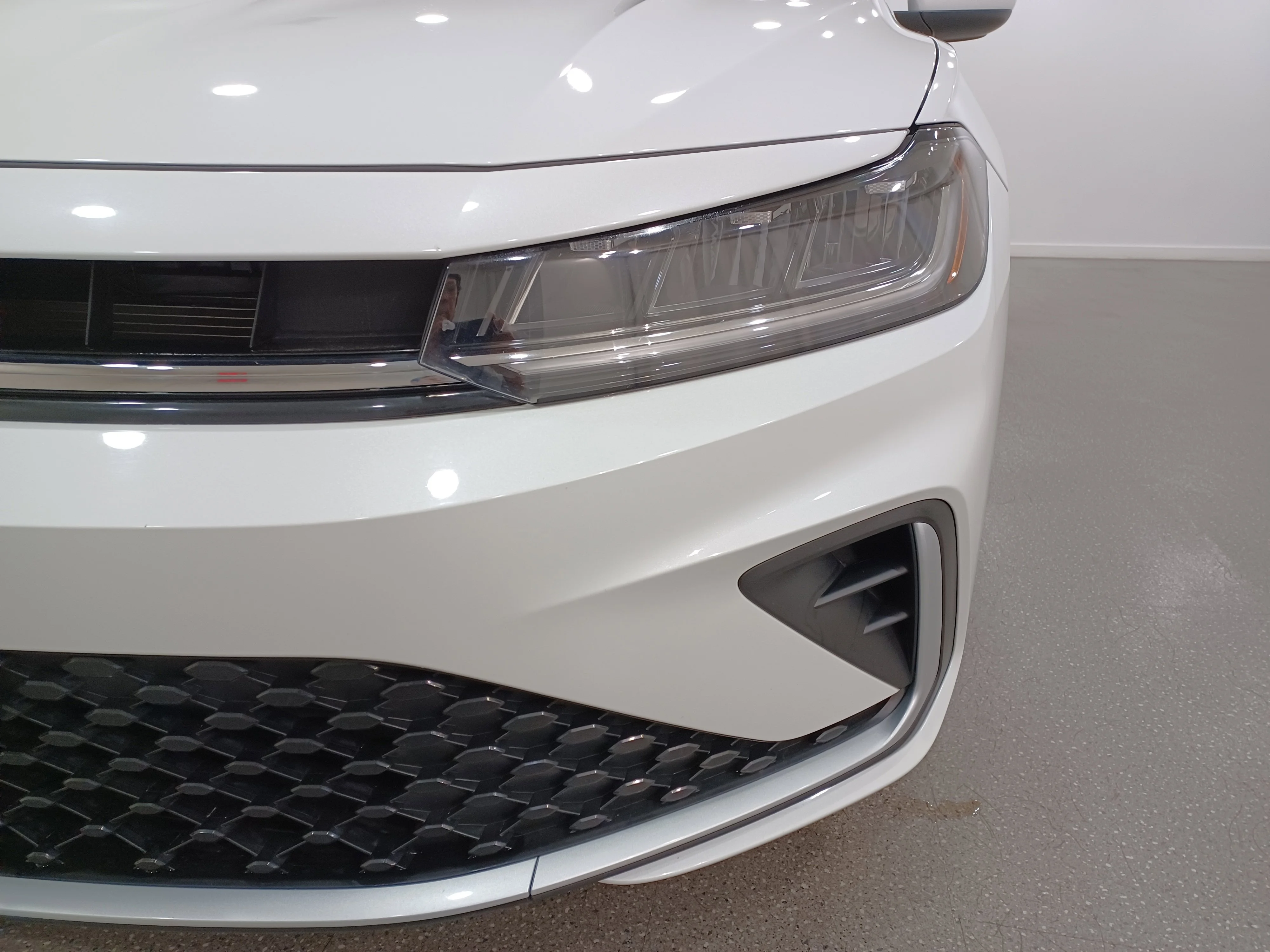 Certified Used 2025 Oryx White Pearl Volkswagen Comfortline*Adapt Cruise | Remote Start | Htd Seats & Wheel | Blind Spot Detect | Lane Keep Assist image 5
