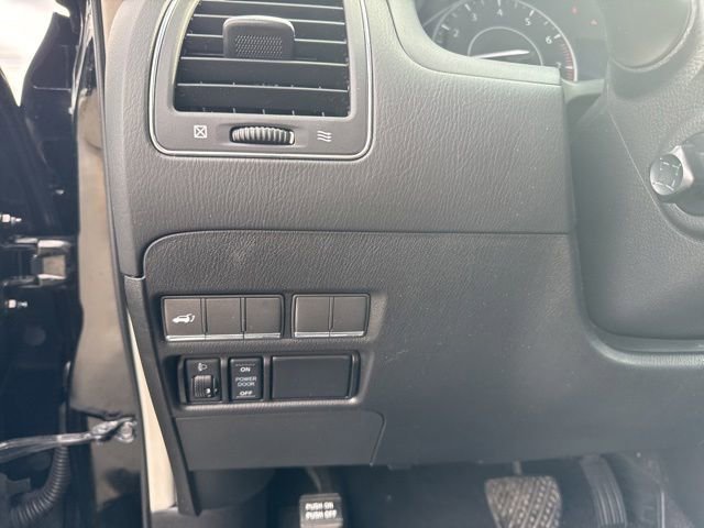 Used 2017 Black INFINITI Limited image 22