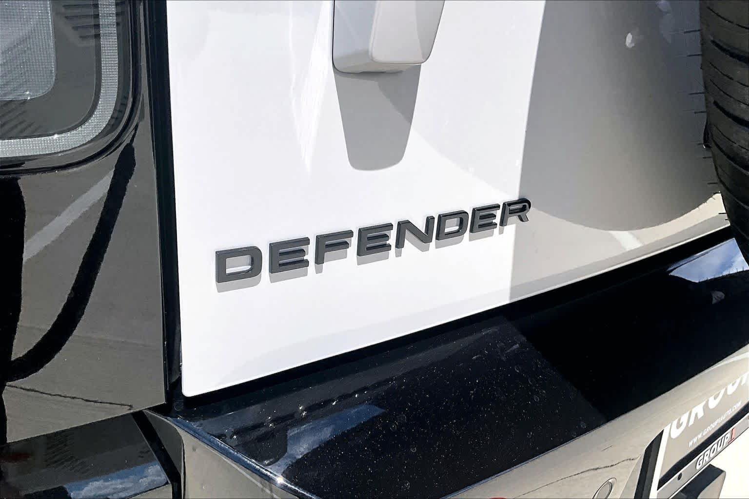 Used 2026 Borasco Grey Metallic Land Rover X image 9