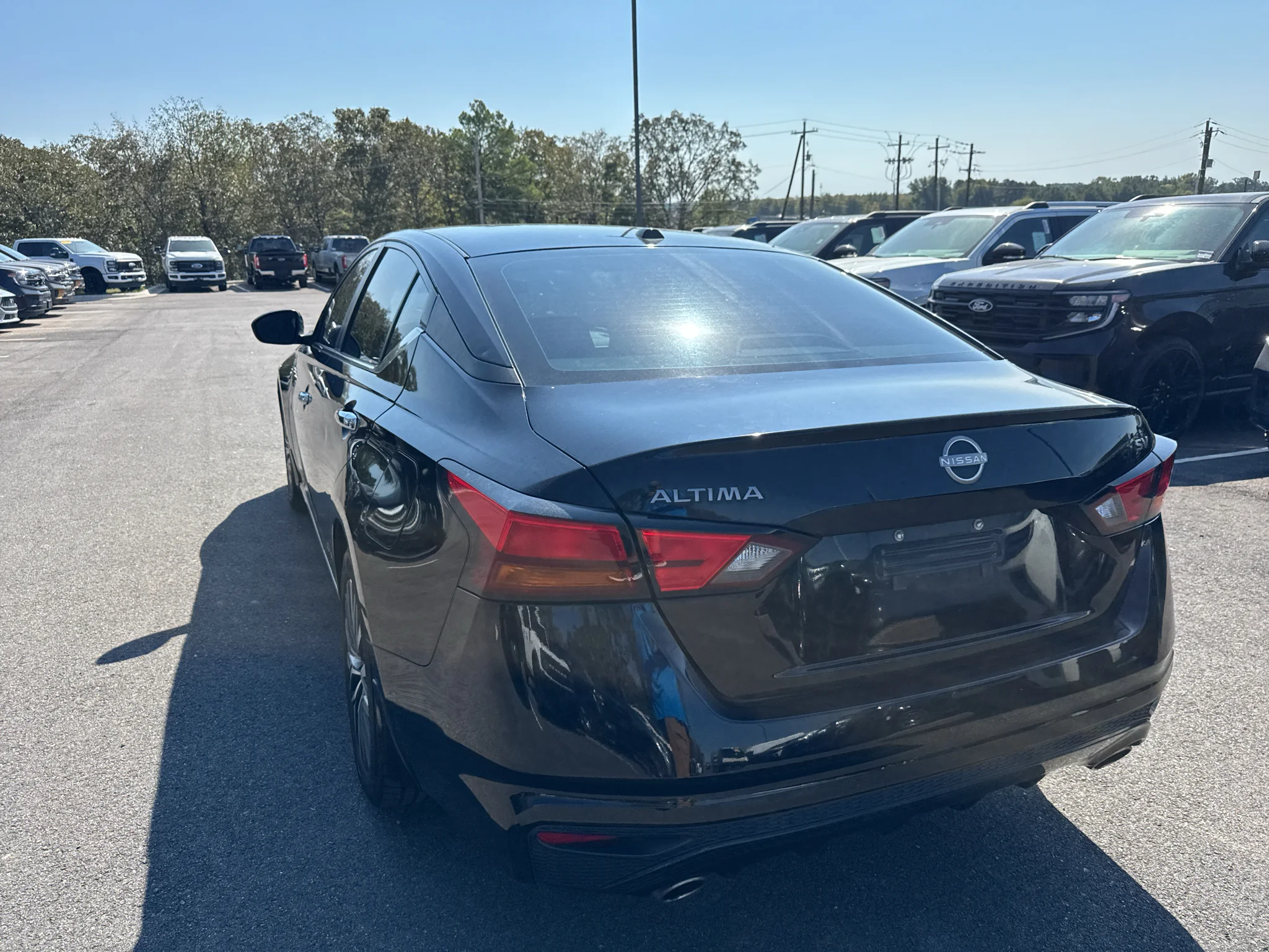 Used 2024 Super Black Nissan 2.5 SV image 8