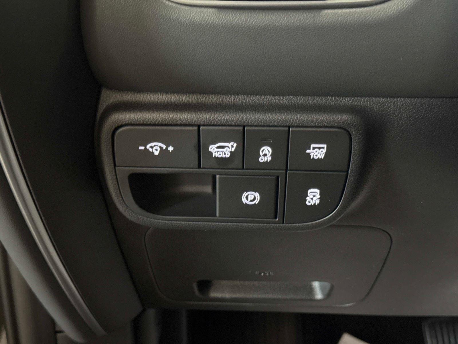 New 2026 Titan Green Hyundai SEL AWD image 31