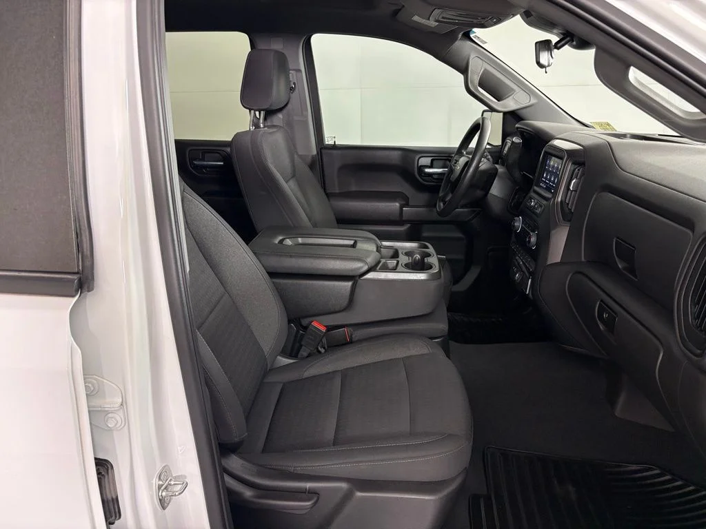 Used 2023 White Chevrolet Custom image 42