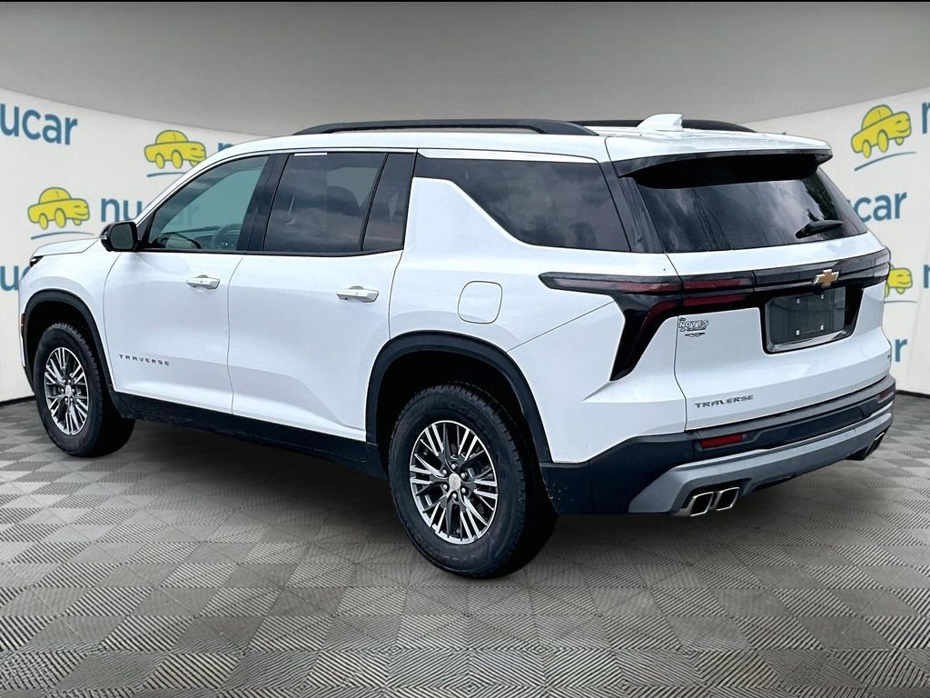 Used 2024 Summit White Chevrolet  image 4