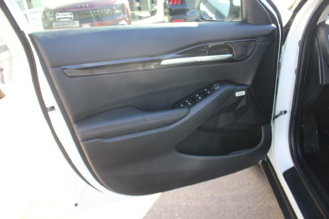 Used 2024 White Kia SX image 21