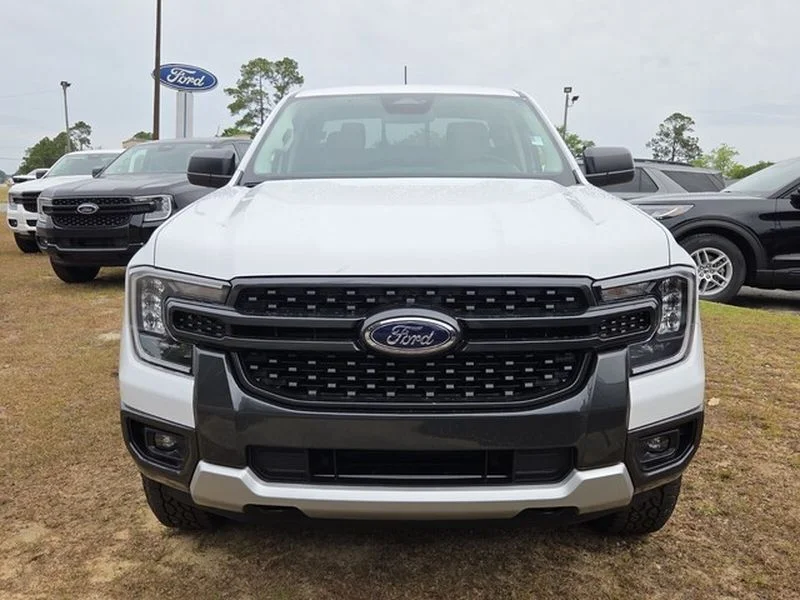 New 2026 Oxford White Ford XLT image 2
