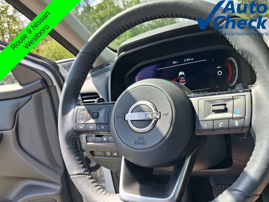 Used 2024 White Nissan SL image 16