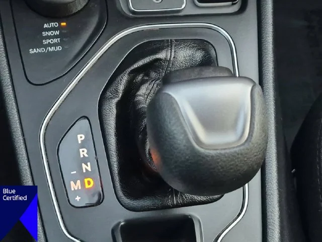 Used 2020 Silver Jeep Latitude image 28