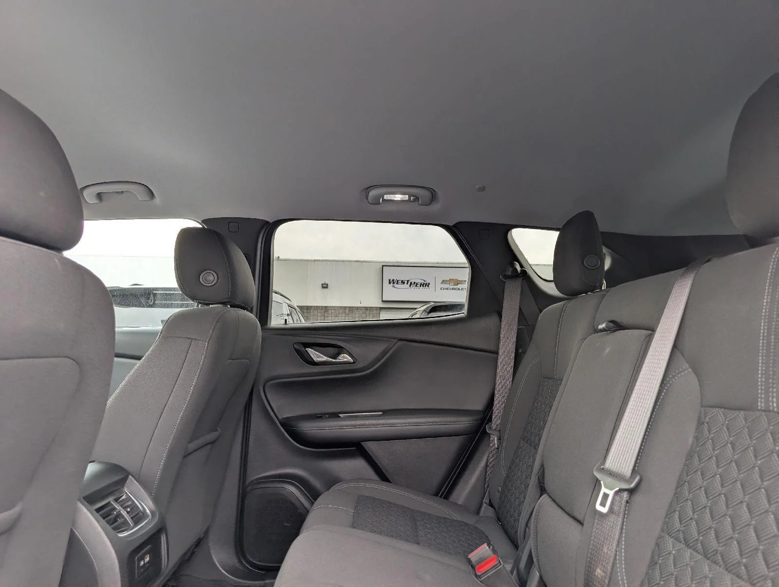 Used 2021 Silver Ice Metallic Chevrolet LT image 9