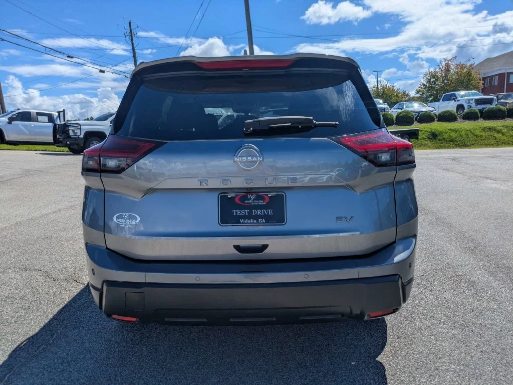 Used 2024 Gray Nissan SV image 5