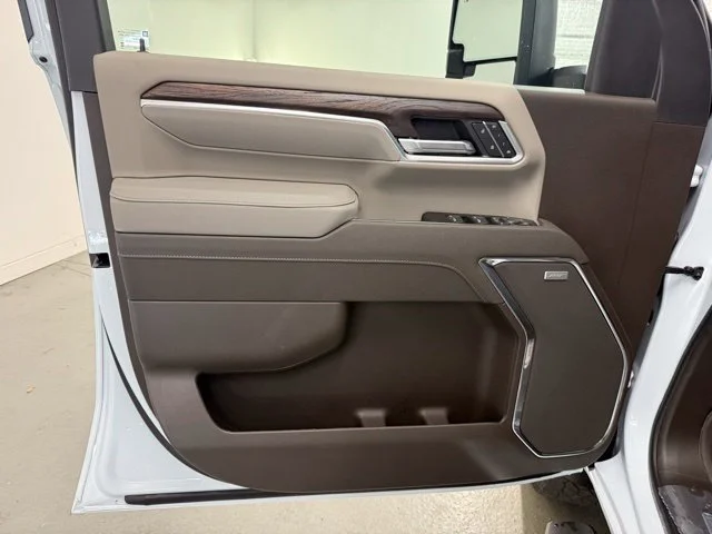 New 2026 Glacier White Tricoat GMC SLT image 13