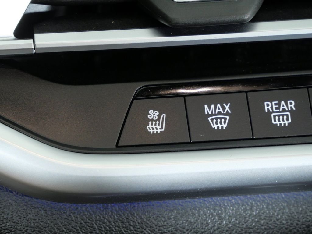 Used 2020 Jet Black BMW xDrive40i image 45
