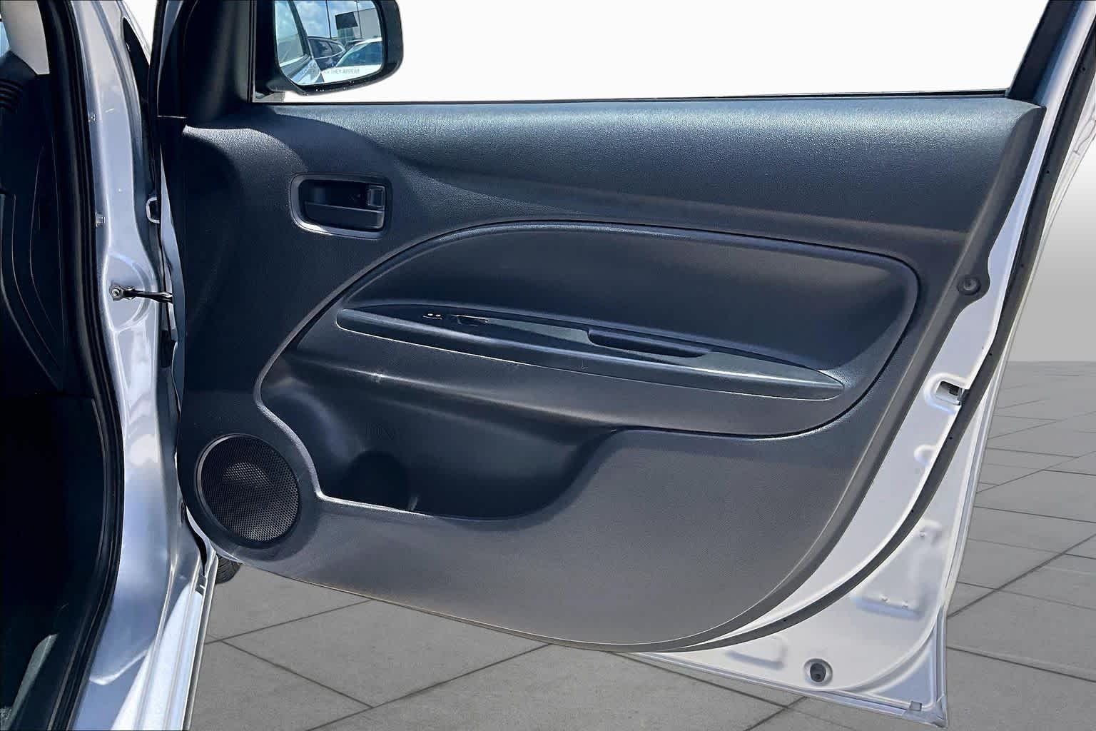 Used 2024 Starlight Silver Metallic Mitsubishi ES image 21