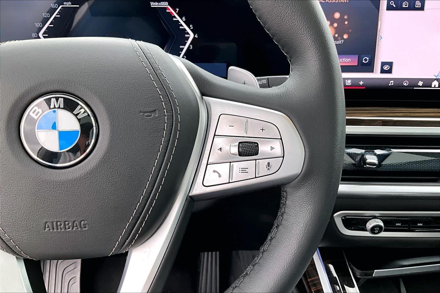 Used 2026 Skyscraper Grey Metallic BMW xDrive40i image 22