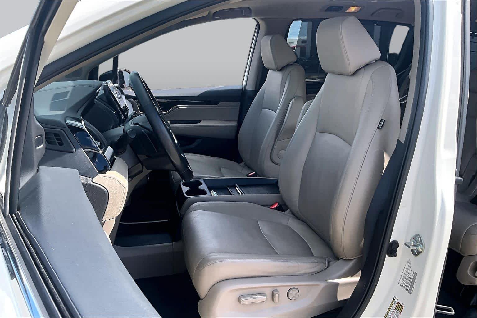 Used 2019 White Diamond Pearl Honda Elite image 8
