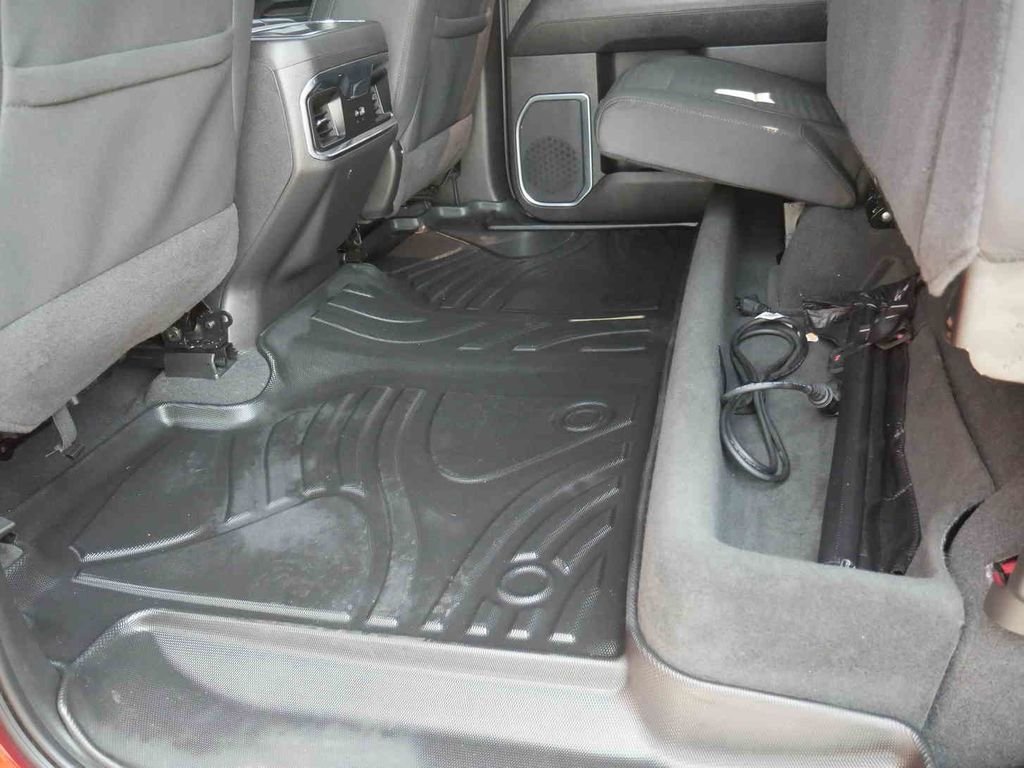 Used 2025 Red GMC Elevation image 19