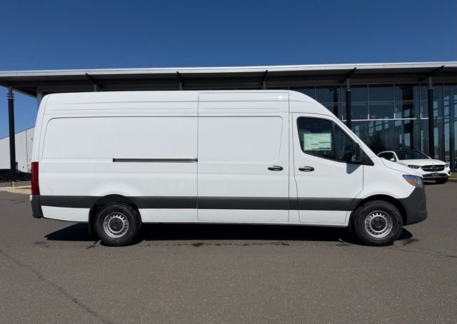 New 2026  Mercedes-Benz Cargo 170 WB image 8