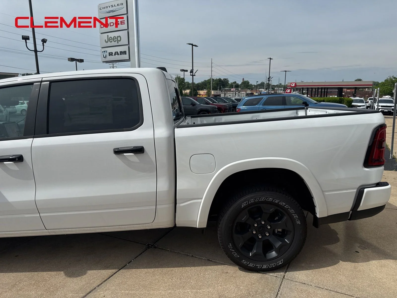 New 2026 Bright White Clear-Coat Exterior Paint RAM Big Horn/Lone Star image 4