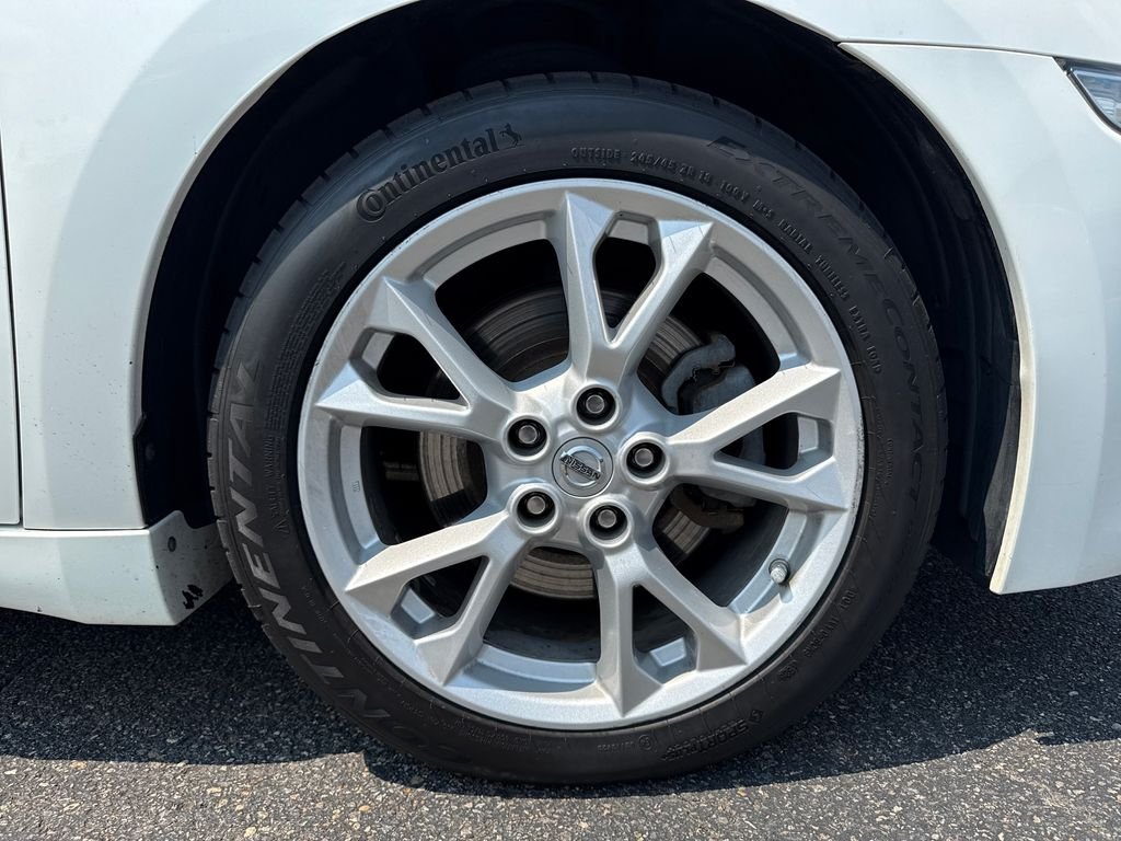 Used 2013 Pearl White Nissan 3.5 SV image 11