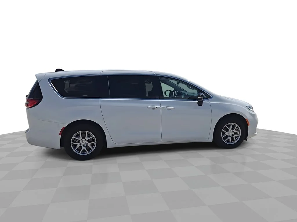 Used 2024 White Chrysler Touring L image 9