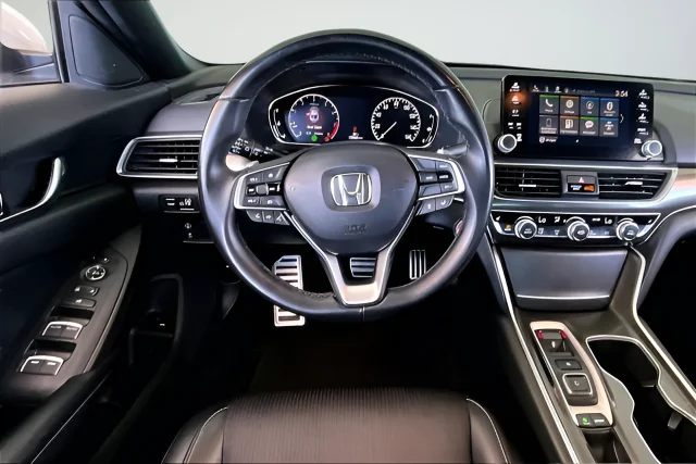 Used 2018  Honda Sport 2.0T image 8