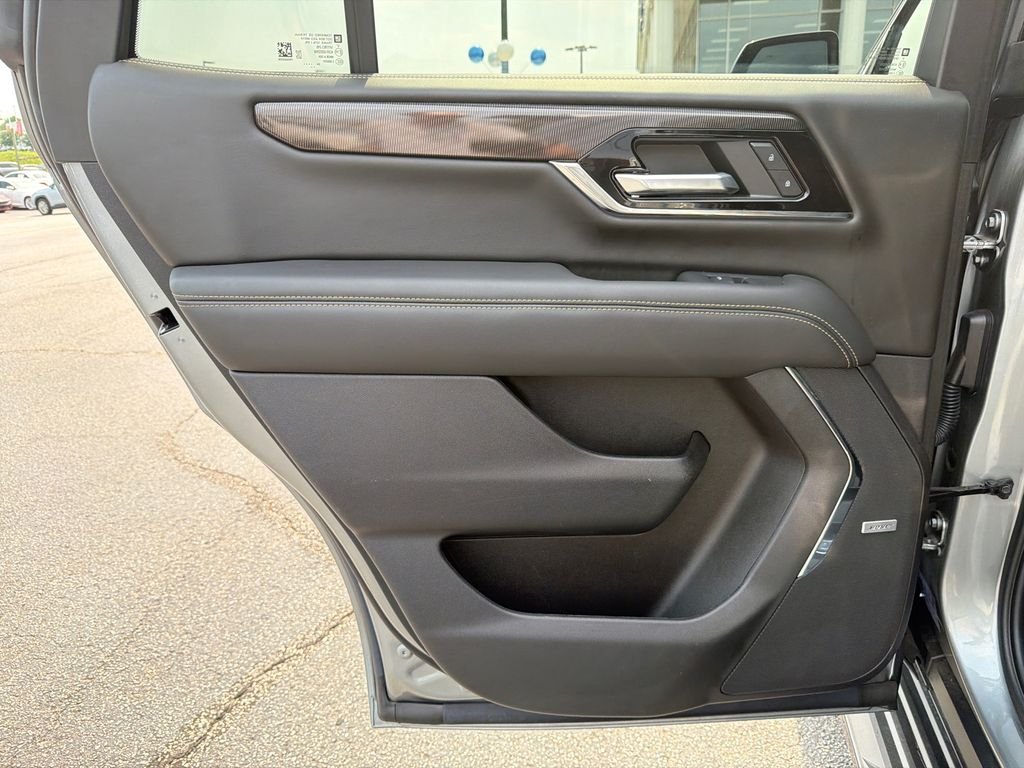 Used 2025 Silver GMC Elevation image 22