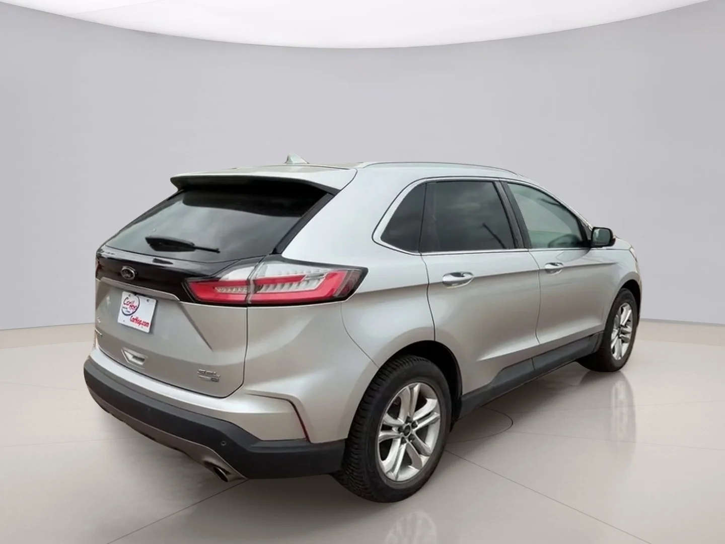 Used 2019 Gray Ford SEL image 5