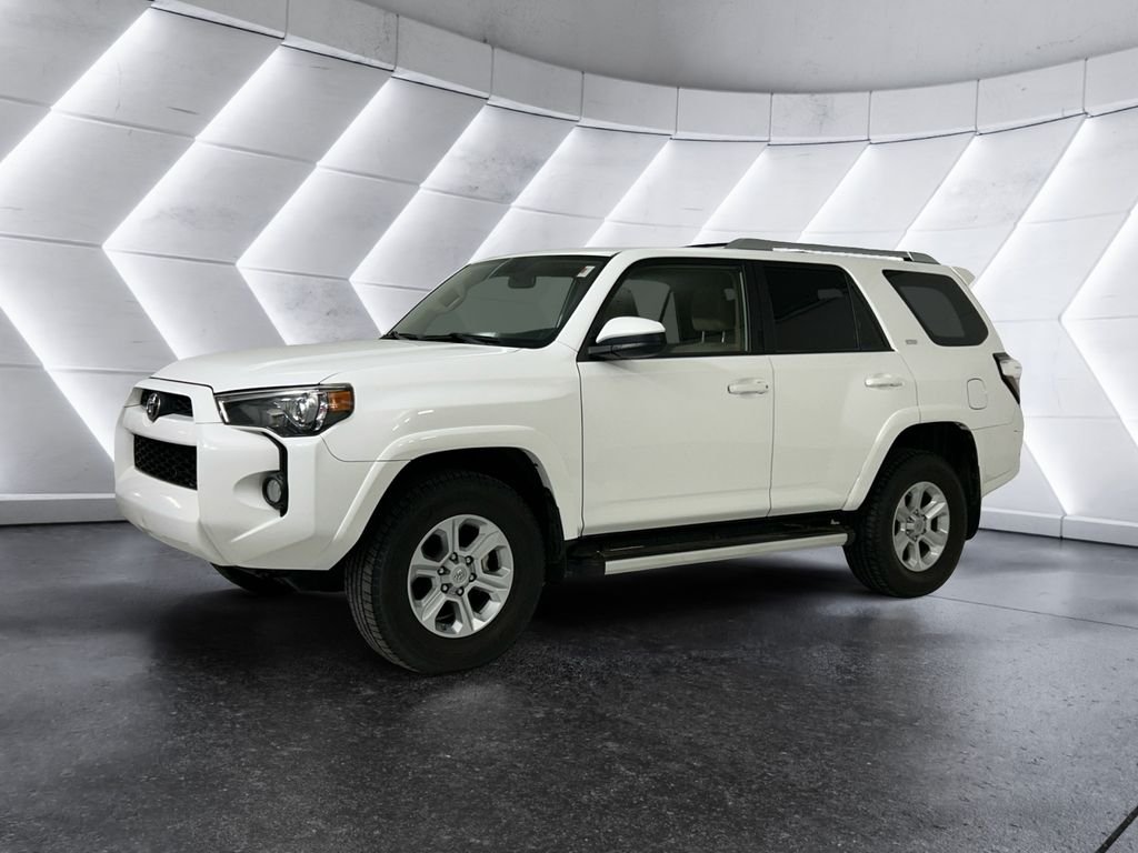 Used 2014 White Toyota SR5 image 3