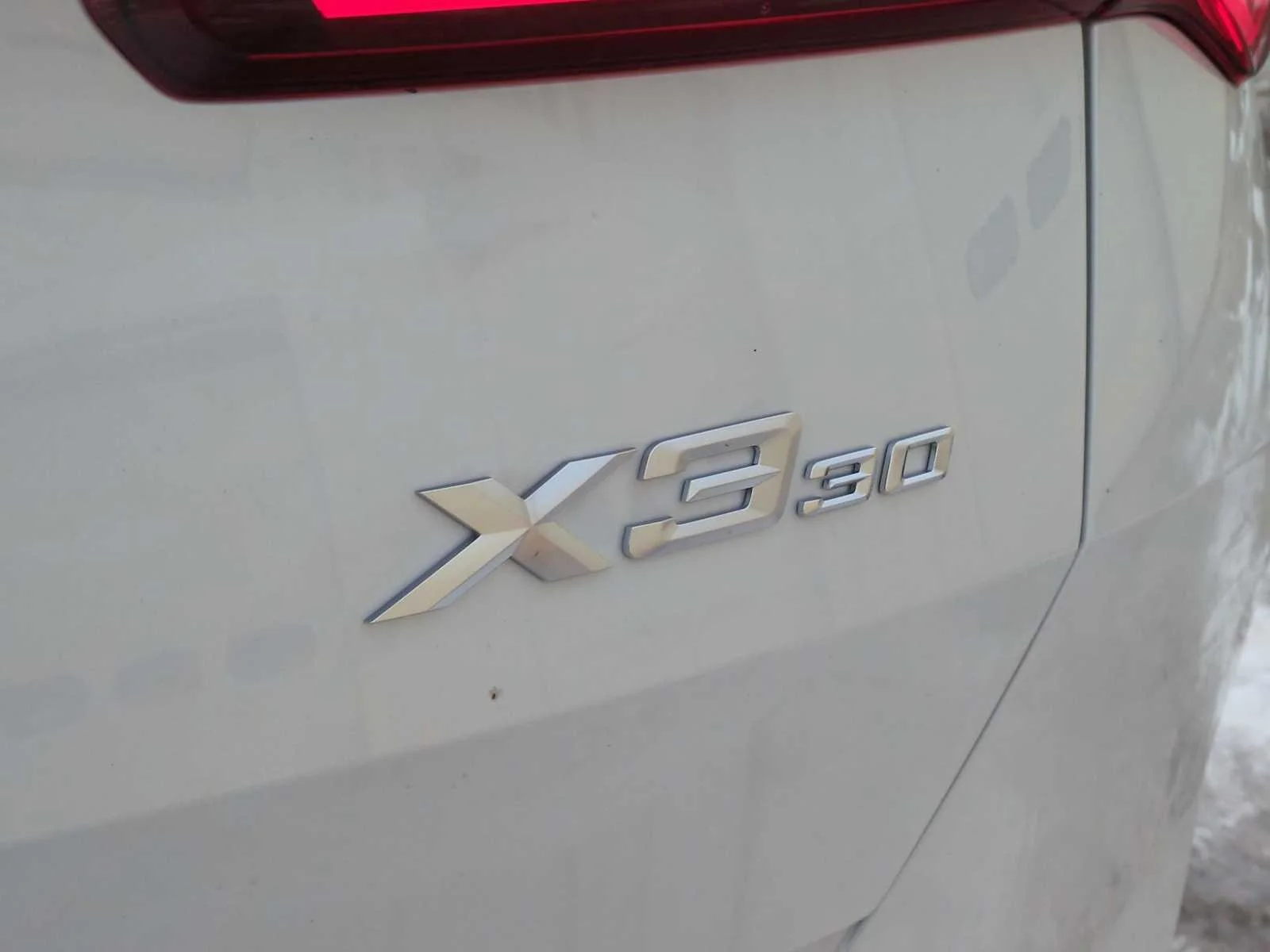 New 2026 Mineral White Metallic BMW 30 xDrive image 13