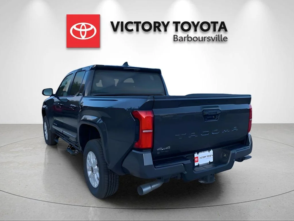 Used 2025  Toyota SR5 image 6