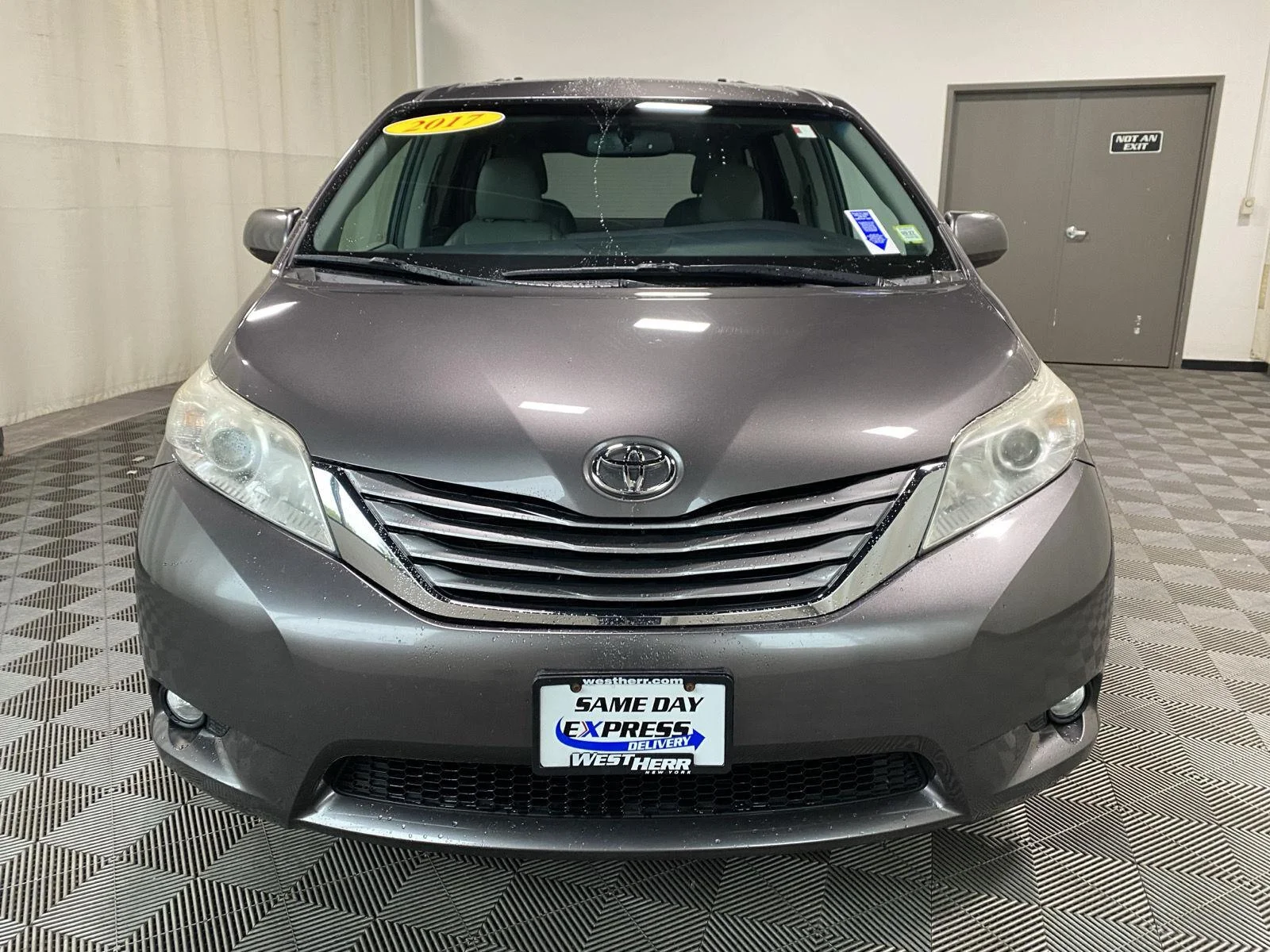 Used 2017 Predawn Gray Mica Toyota XLE image 5