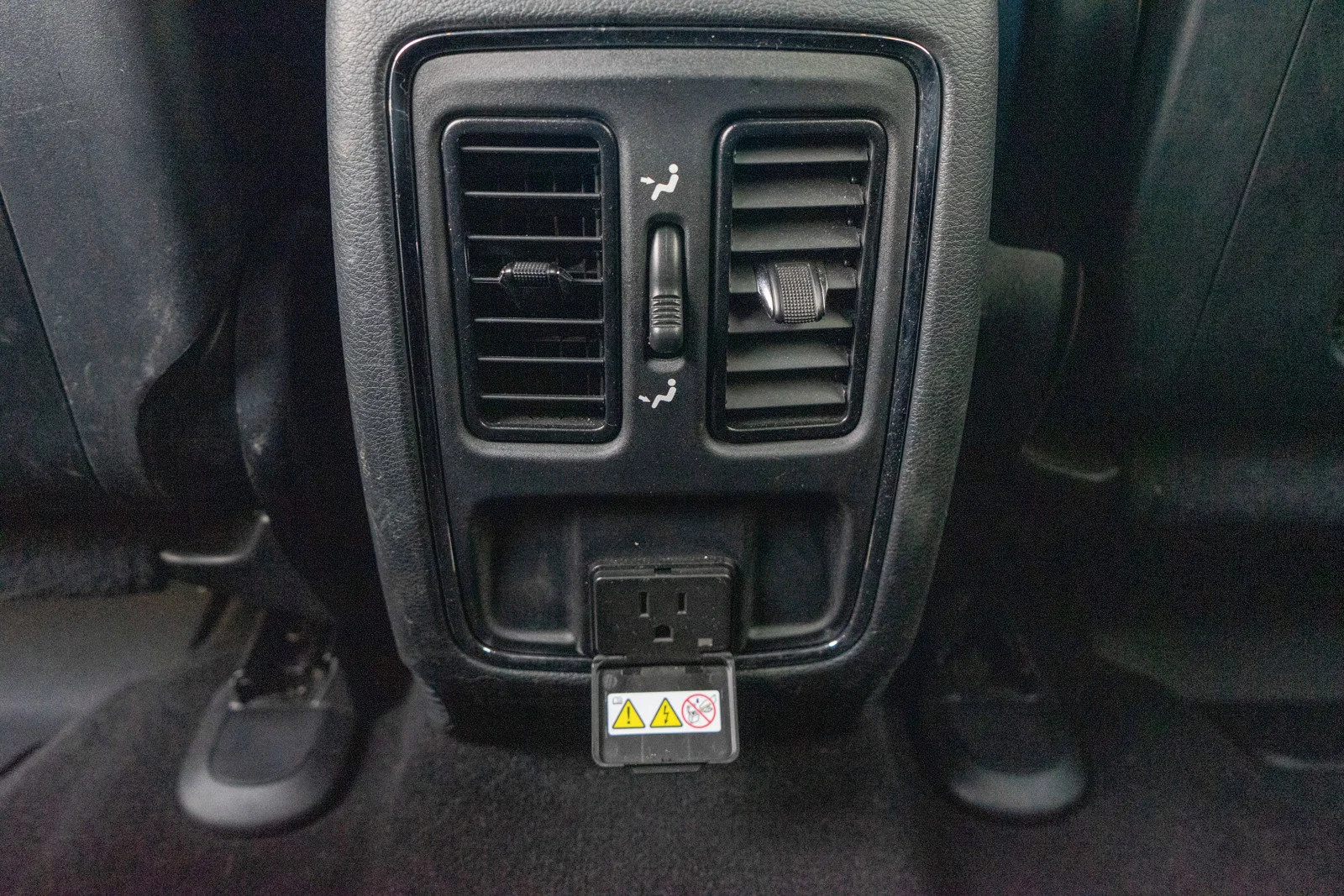 Used 2020 Velvet Red Pearlcoat Jeep Altitude image 29