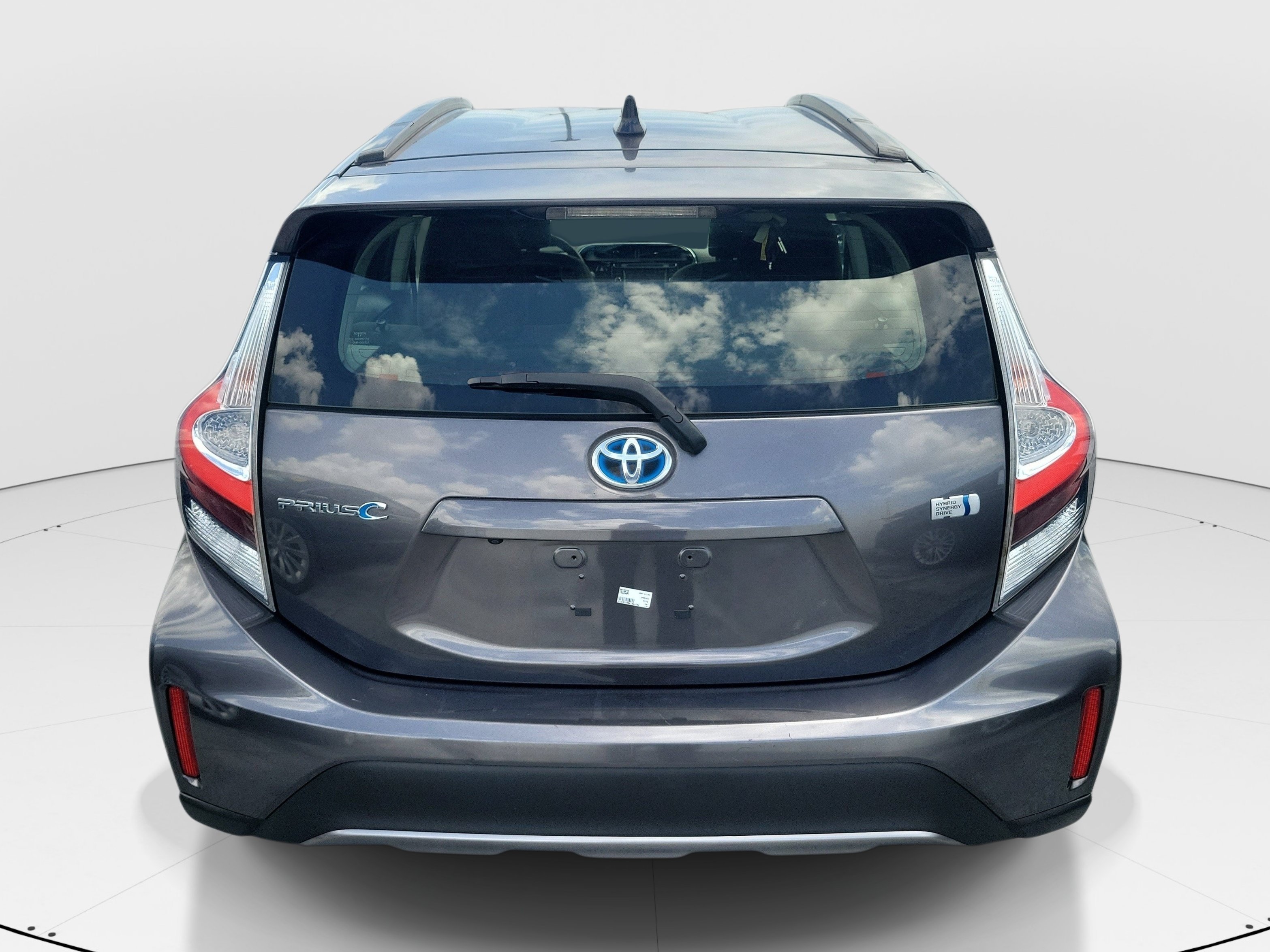 Used 2019 Magnetic Gray Metallic Toyota L image 5