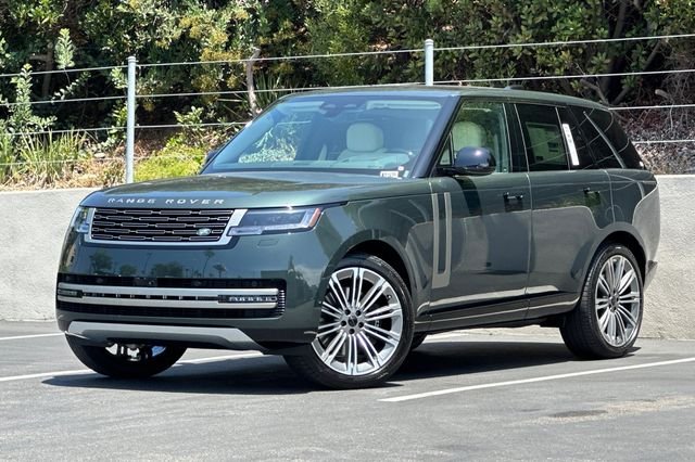 New 2026 Belgravia Green Land Rover SE image 1