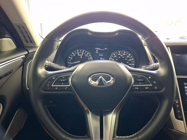 Used 2022 Red INFINITI LUXE image 25