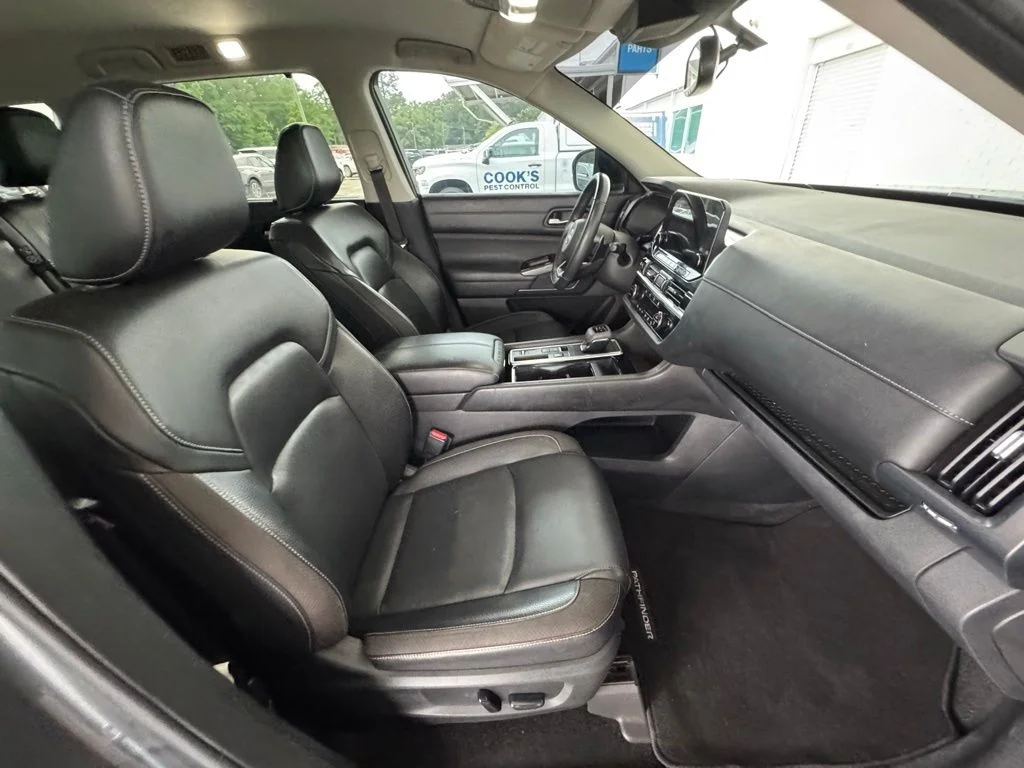 Used 2022 Gray Nissan SL image 15