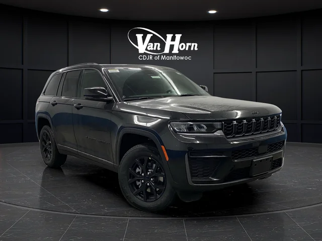New 2026 Diamond Black Crystal Pearl-Coat Exterior Paint Jeep Altitude image 1