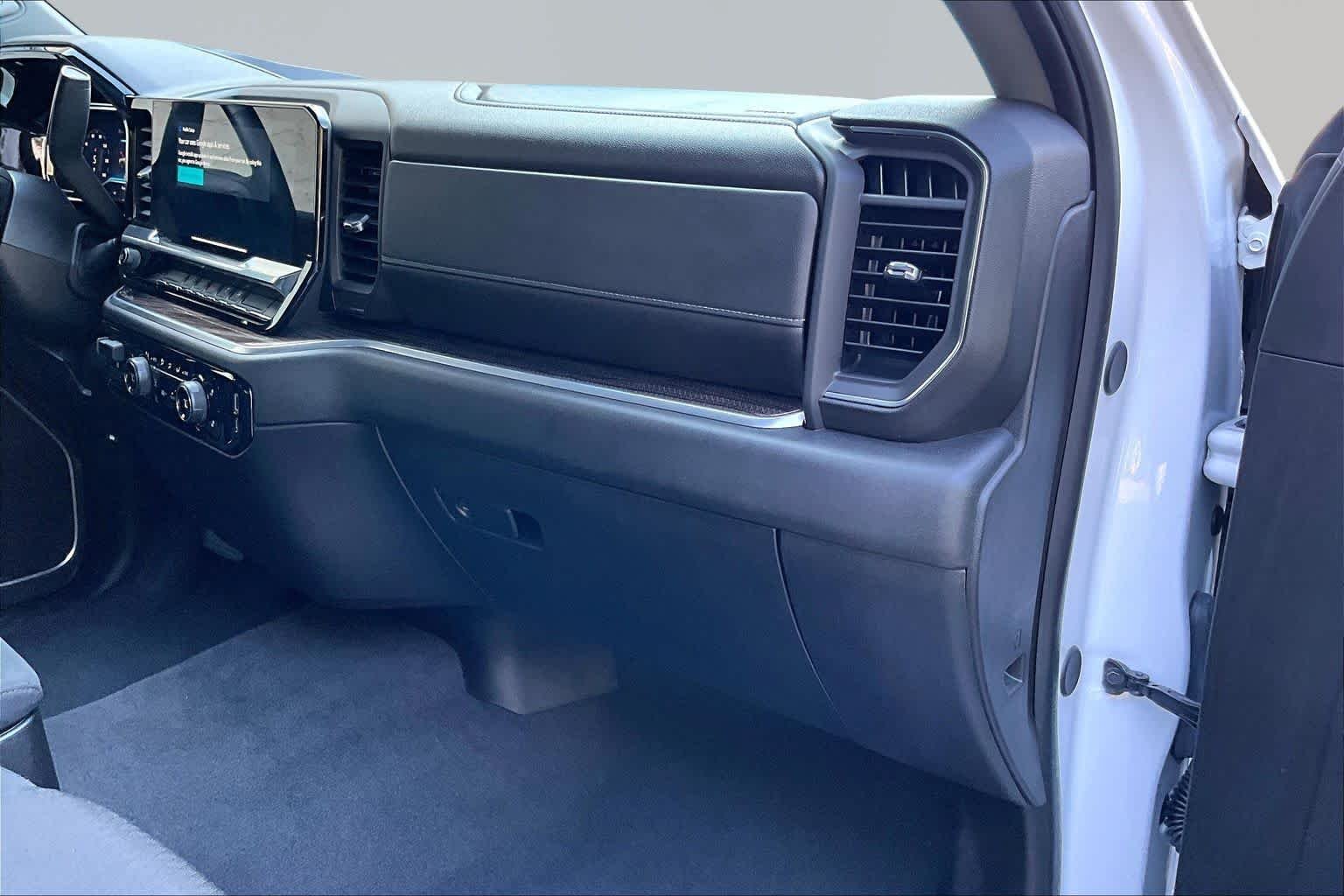 Used 2025 Summit White Chevrolet LT image 37